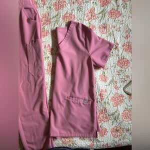 Figs Scrubs Chalk Pink